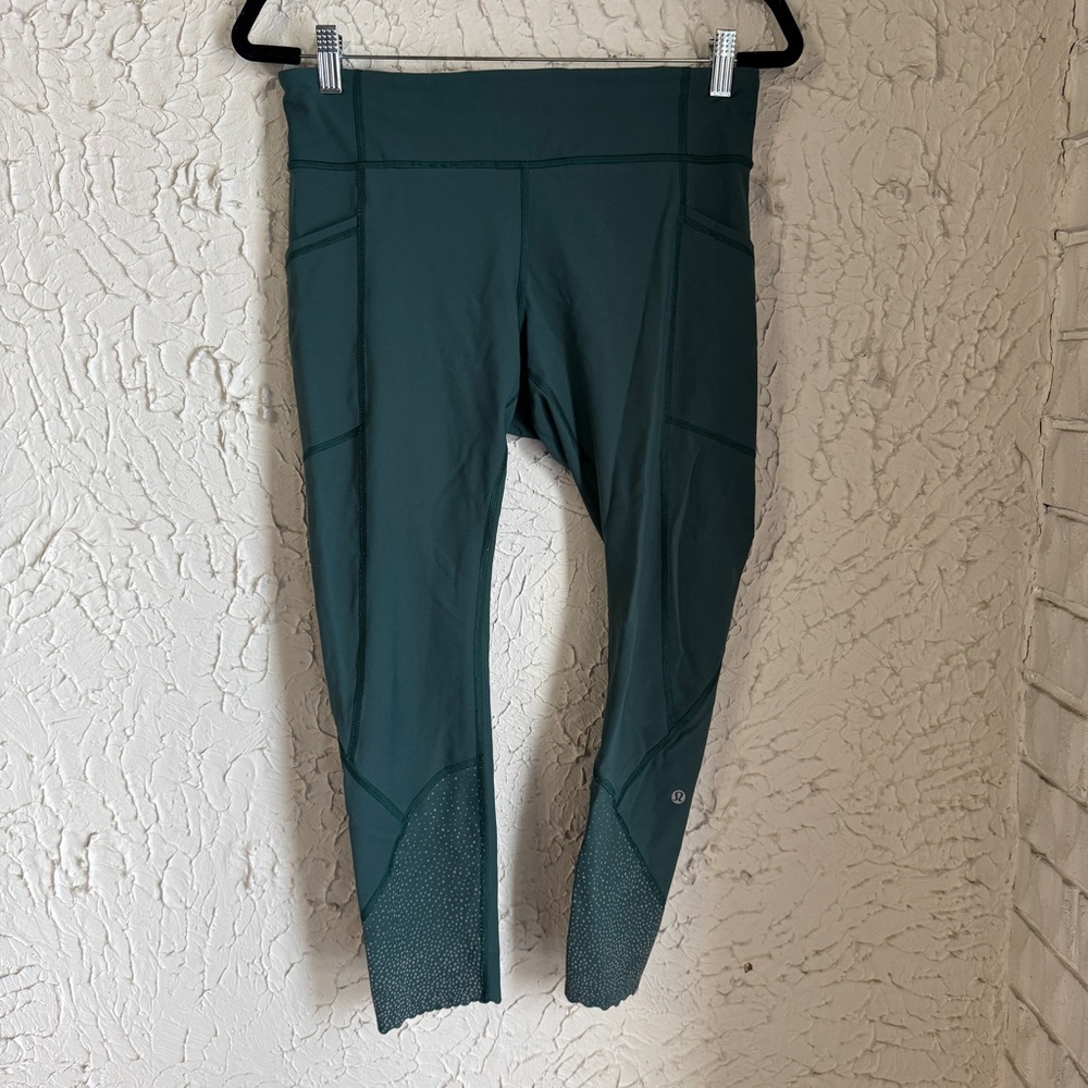 Lululemon Teal Scalloped ankle Cropped Leggings